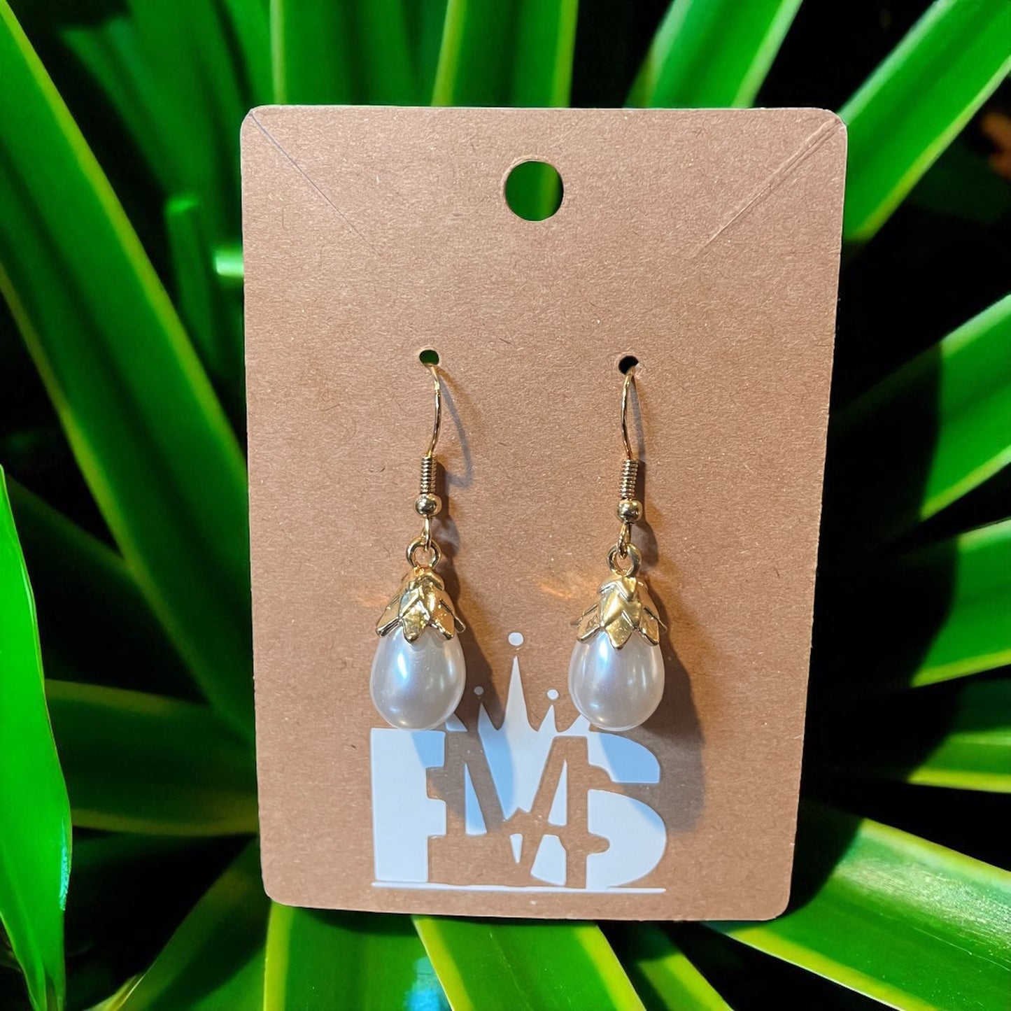 Crown Simple Pearl Earrings